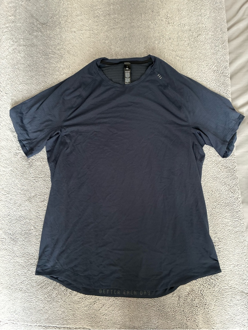 lululemon athletica Men's Navy Short Sleeve Athletic Tee